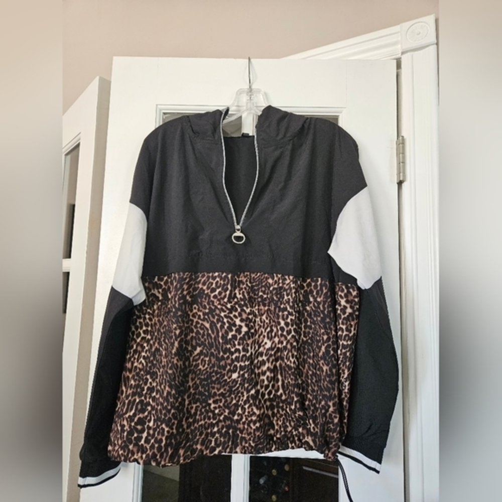 Calvin Klein performance leopard color block Hooded Pullover windbreaker size S